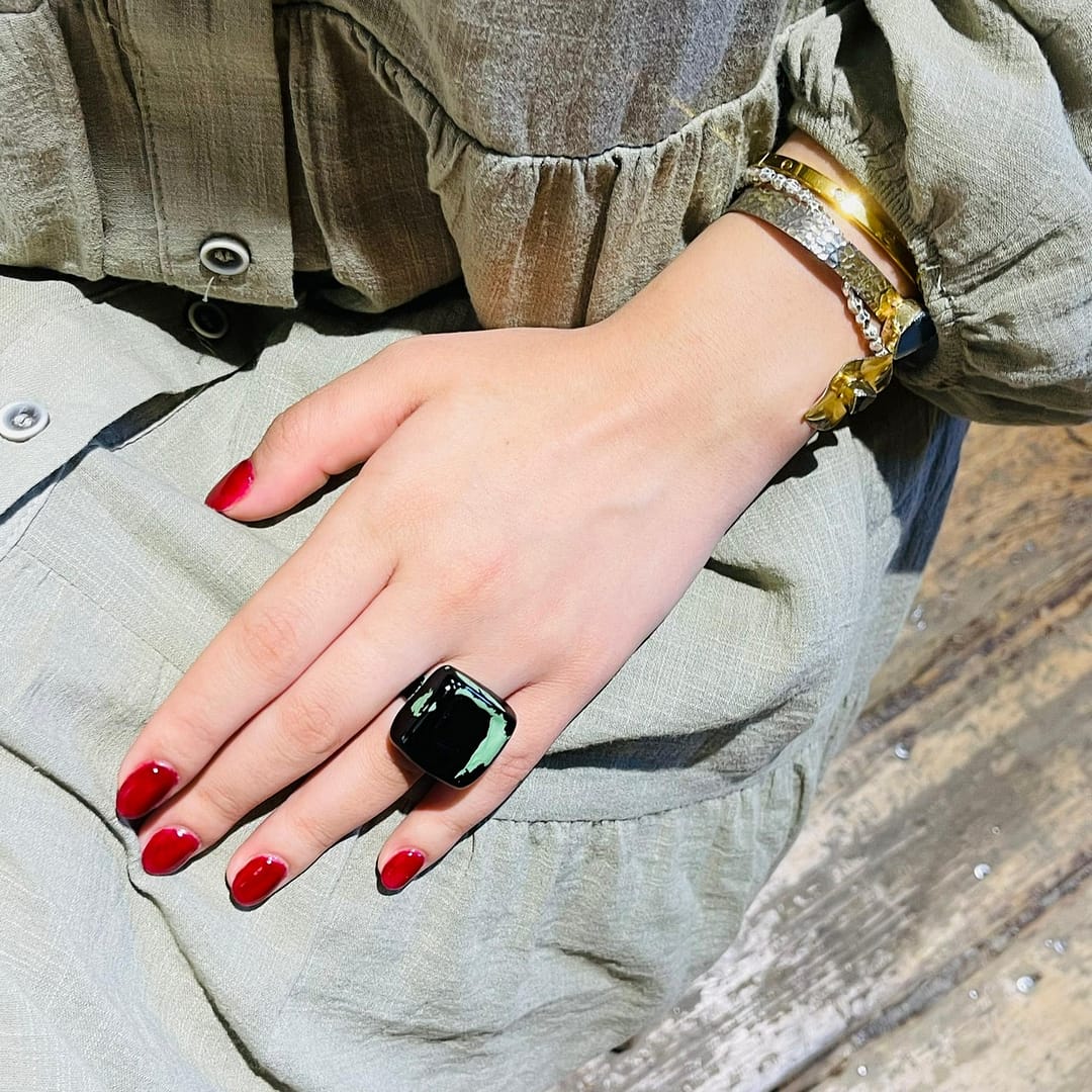 Yeşil Siyah Kare Formda Cam Yüzük - Görsel 2