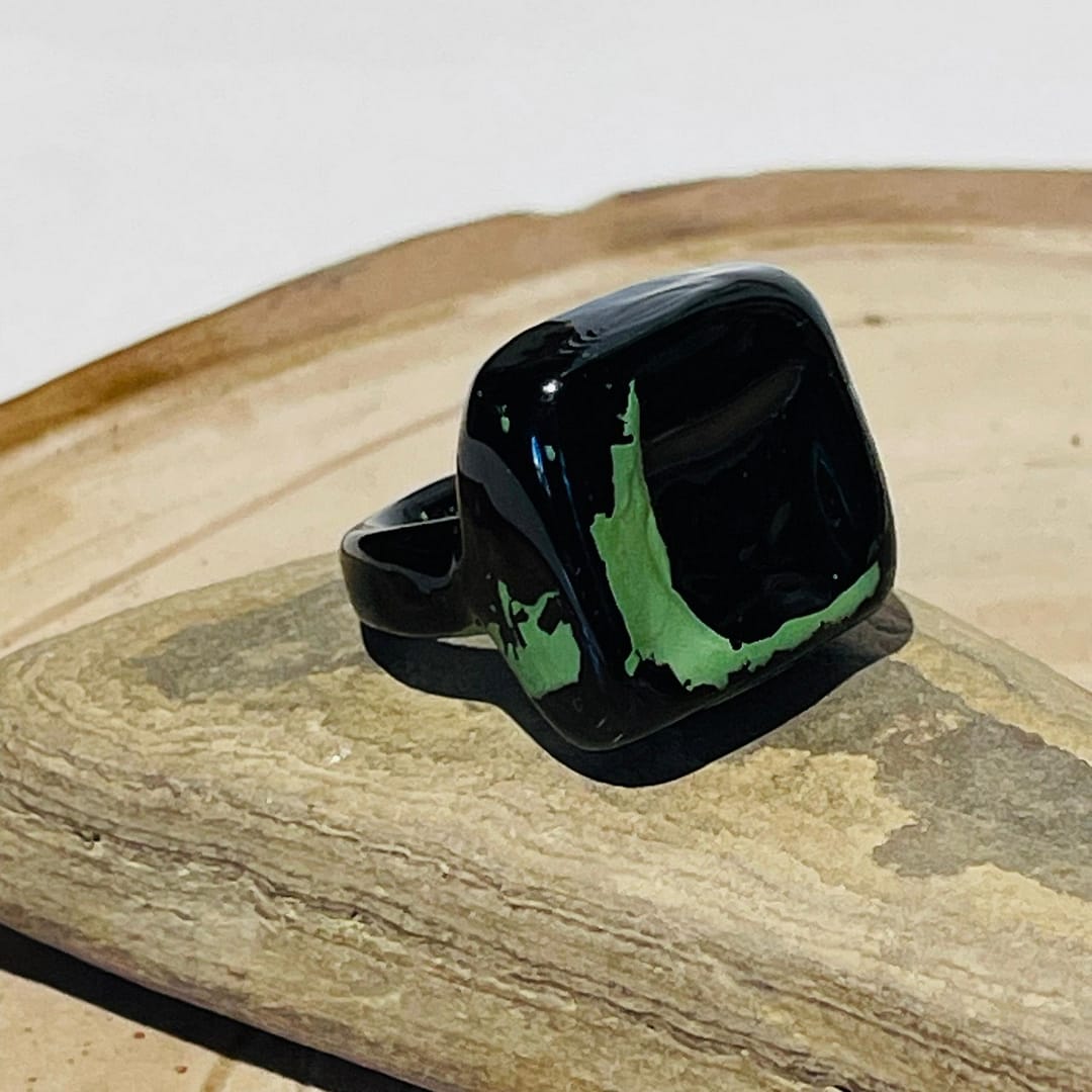 Yeşil Siyah Kare Formda Cam Yüzük - Görsel 6