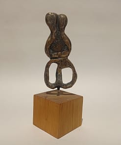 bronze twin gods statue made with casting technique