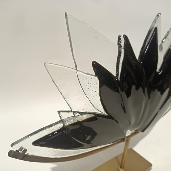 Siyah Kahve Tonlarında Cam Lotus Heykeli - Görsel 8